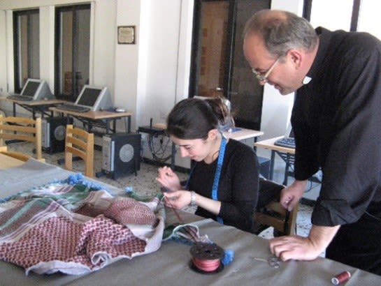 Iraqi refugees learning dressmaking